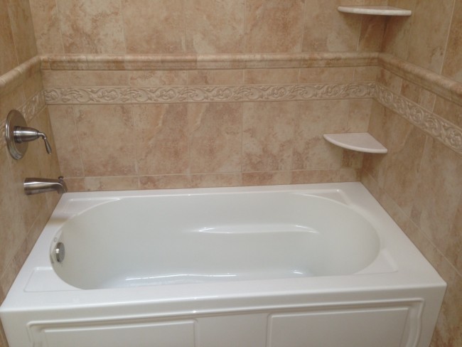 Bathroom Cleaning: Toilet Bowl, Fiberglass Tub, Tiles
