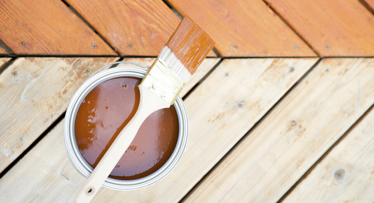 Best Way to Apply Deck Stain: Roller Applicator, Sprayer, and Wood Stain  Brush Reviews and Recommendations