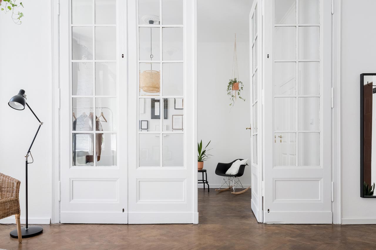 https://www.homeadvisor.com/r/wp-content/uploads/2022/12/french-doors-interior-house.jpeg